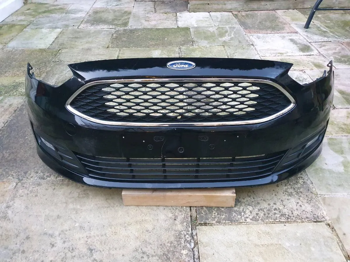 2018 Ford c-max complete front bumper - Image 1