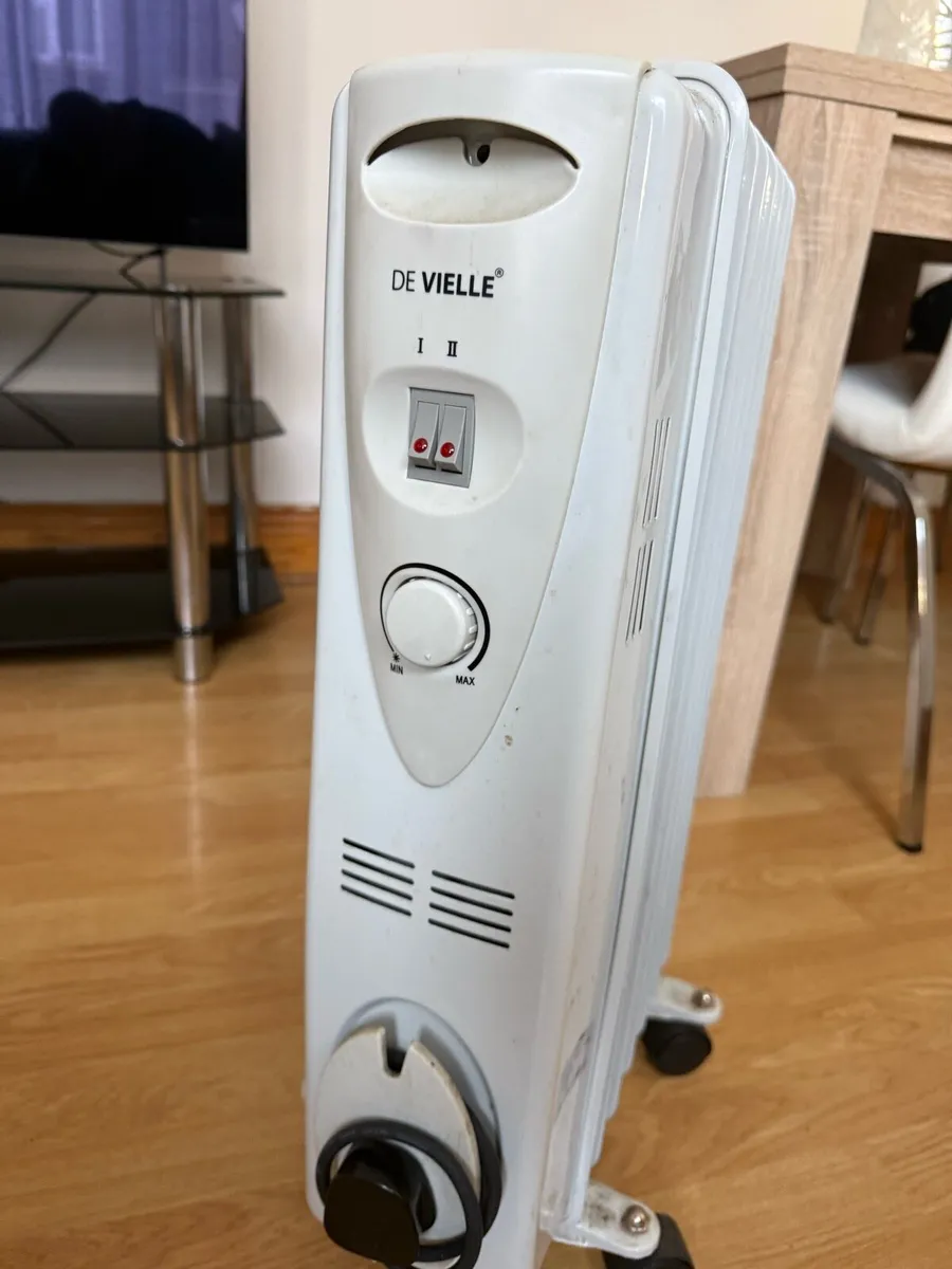 De Vielle oil heater - Image 1