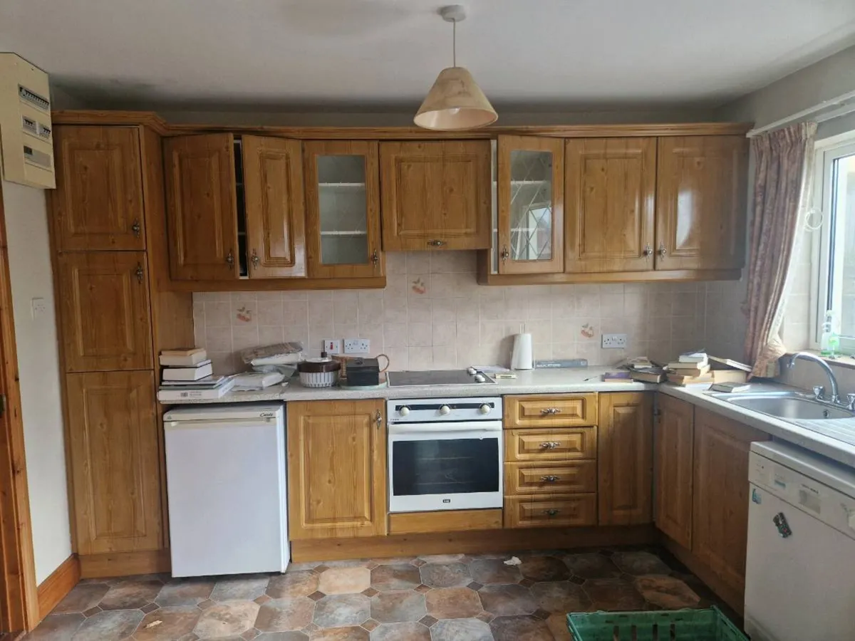 Kitchen and appliances - Image 1