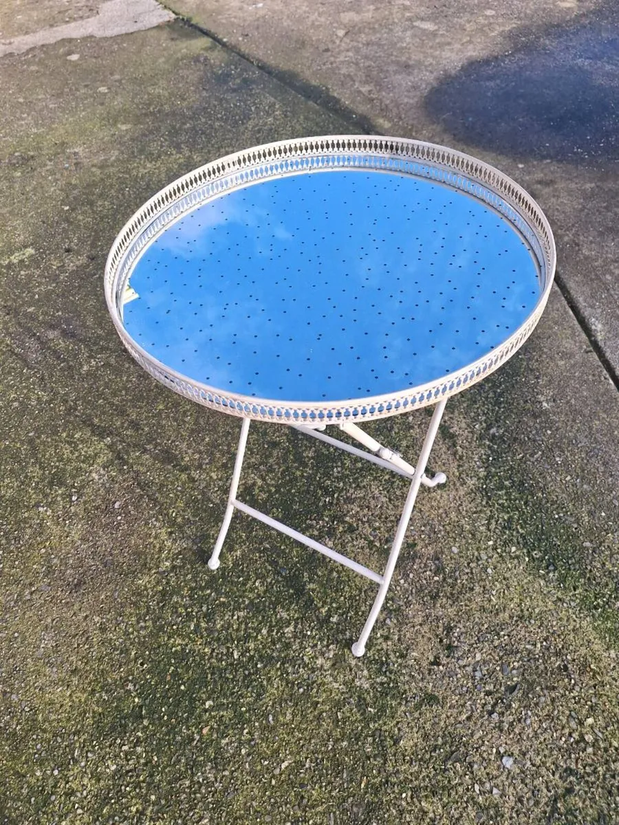 Small metal with mirror top folding table - Image 1