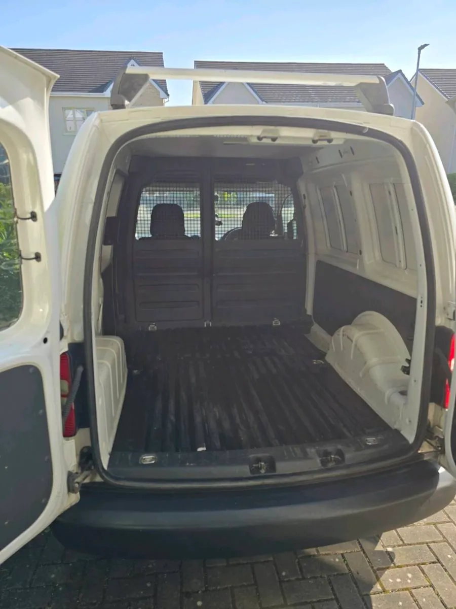 Volgswagen CADDY  1.6 TDI   2014 - Image 4