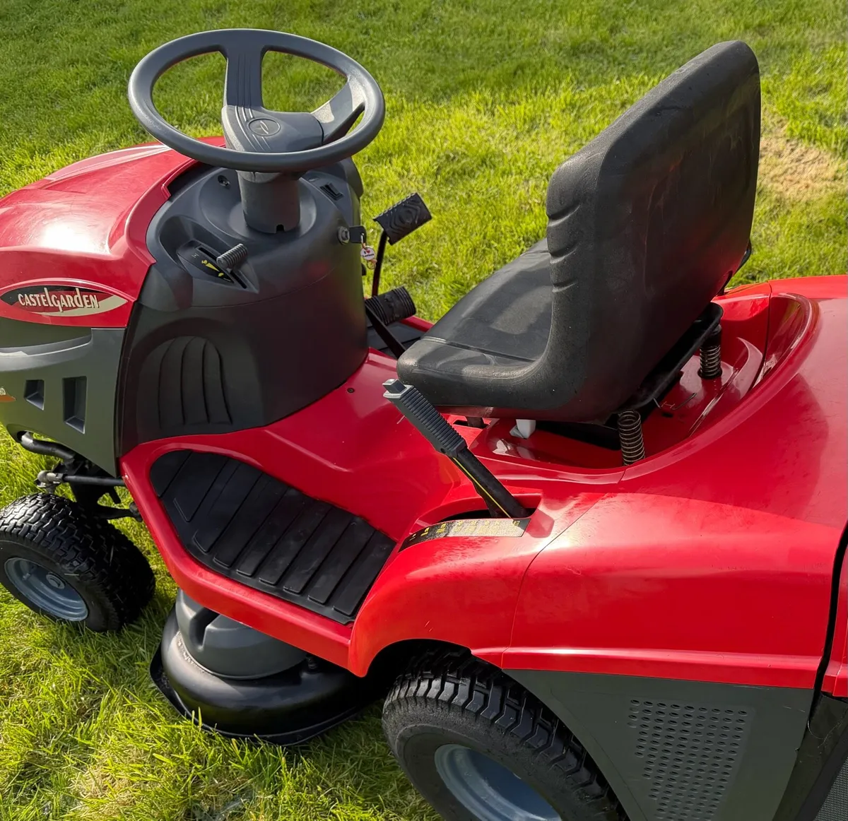 Excellent Castlegarden mower - Image 2