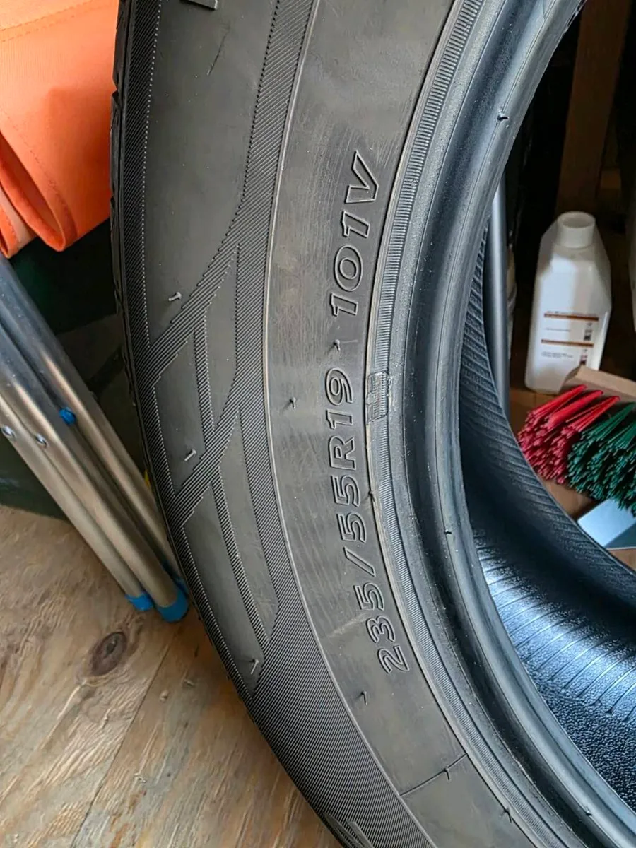Hankook tyres R19 235 /55 - Image 4