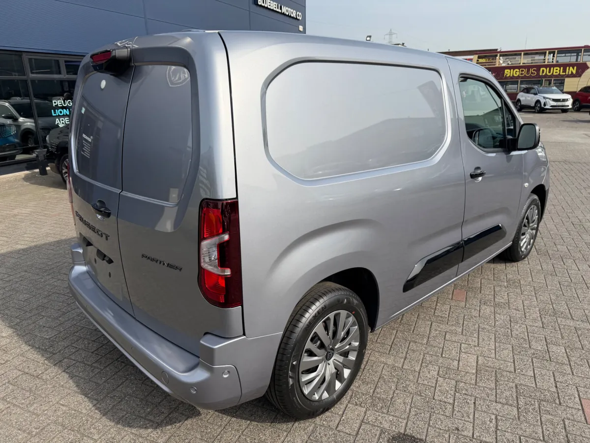 2026 Peugeot Partner Professional Premium - Image 4