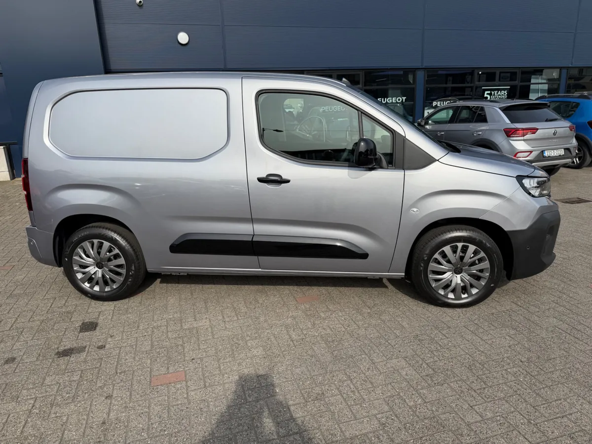 2026 Peugeot Partner Professional Premium - Image 3