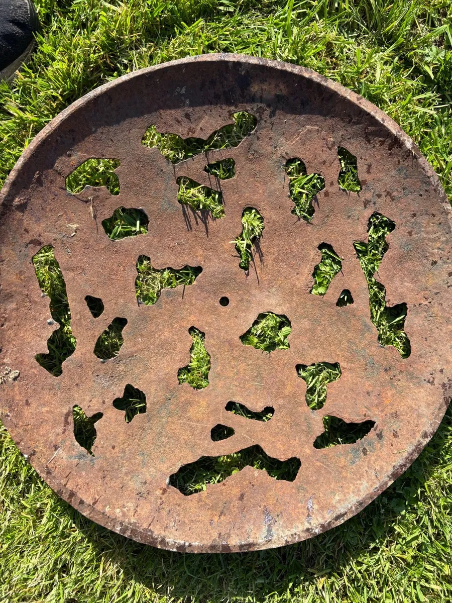 Cast iron metal base - Image 2