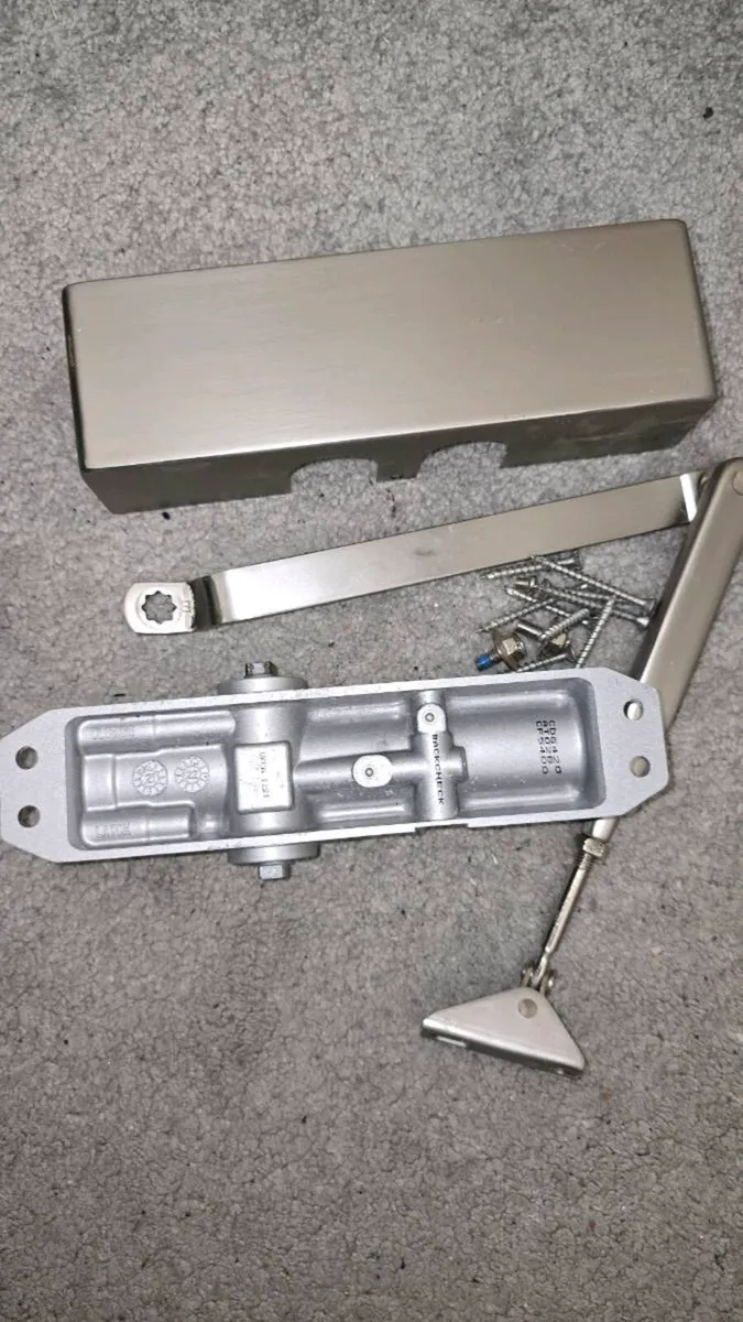 Door closers - Image 1