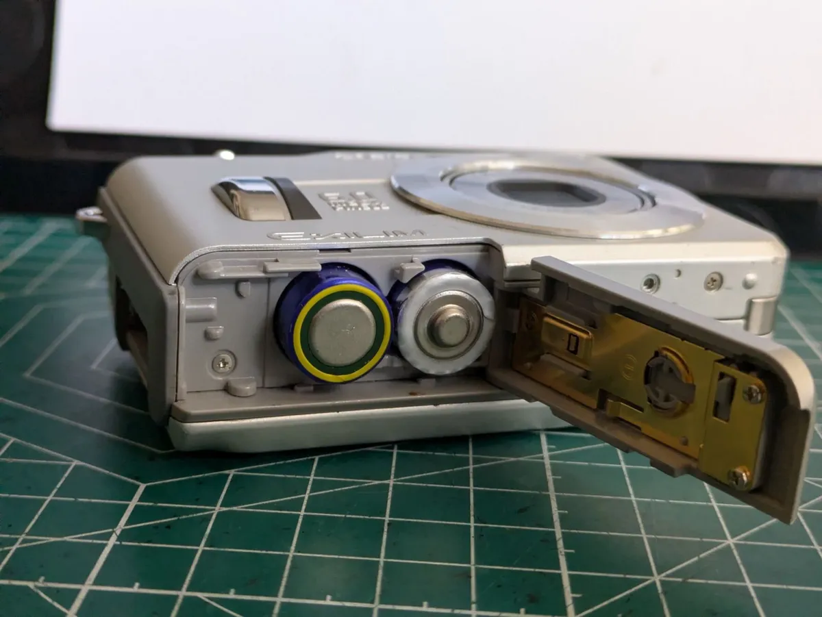 Casio Exilim 6MP CCD🌈 compact camera - Image 4