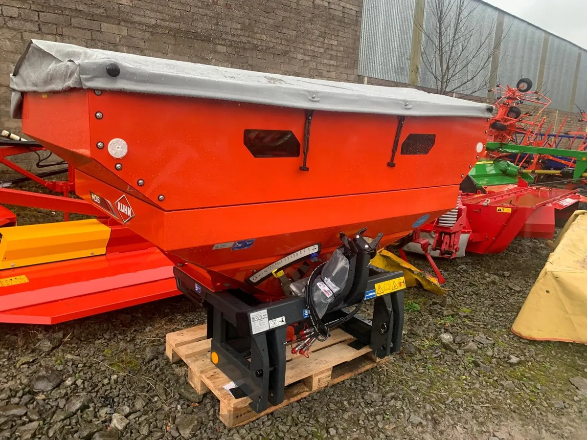 KUHN MDS 20.2 (200l )FERTILIZER SOWER, NEW - Image 2