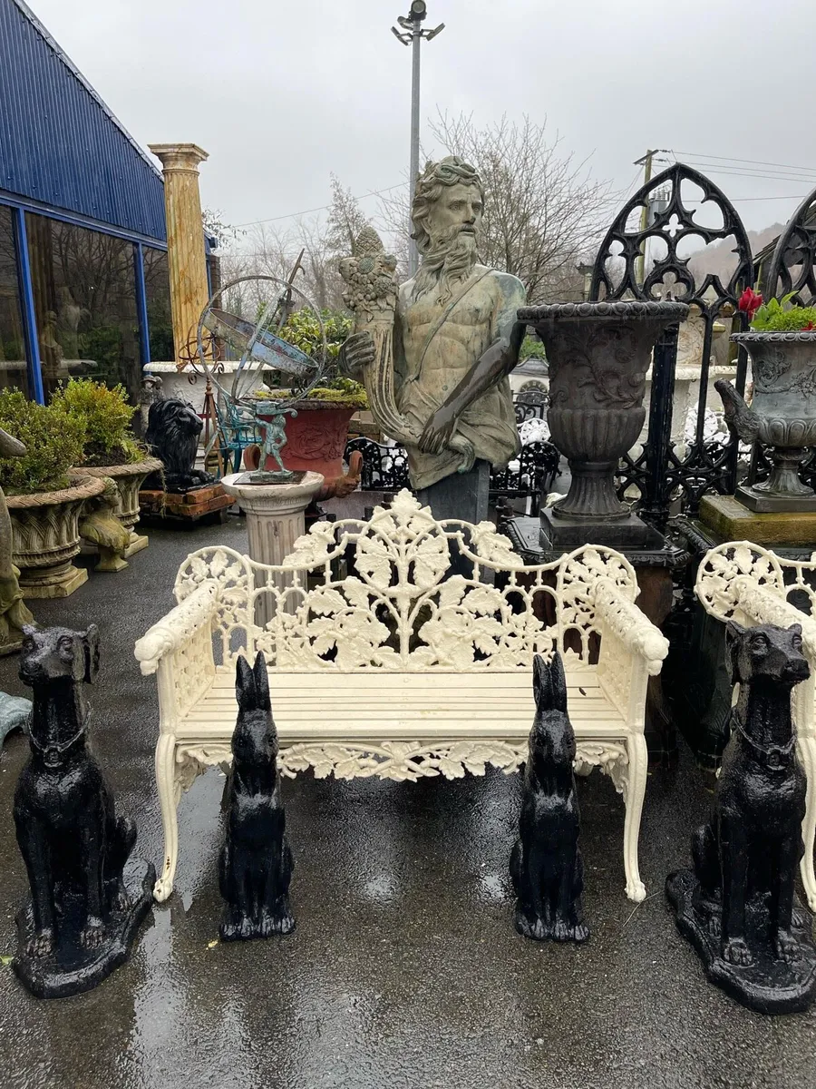 Cast iron garden bench - Image 1