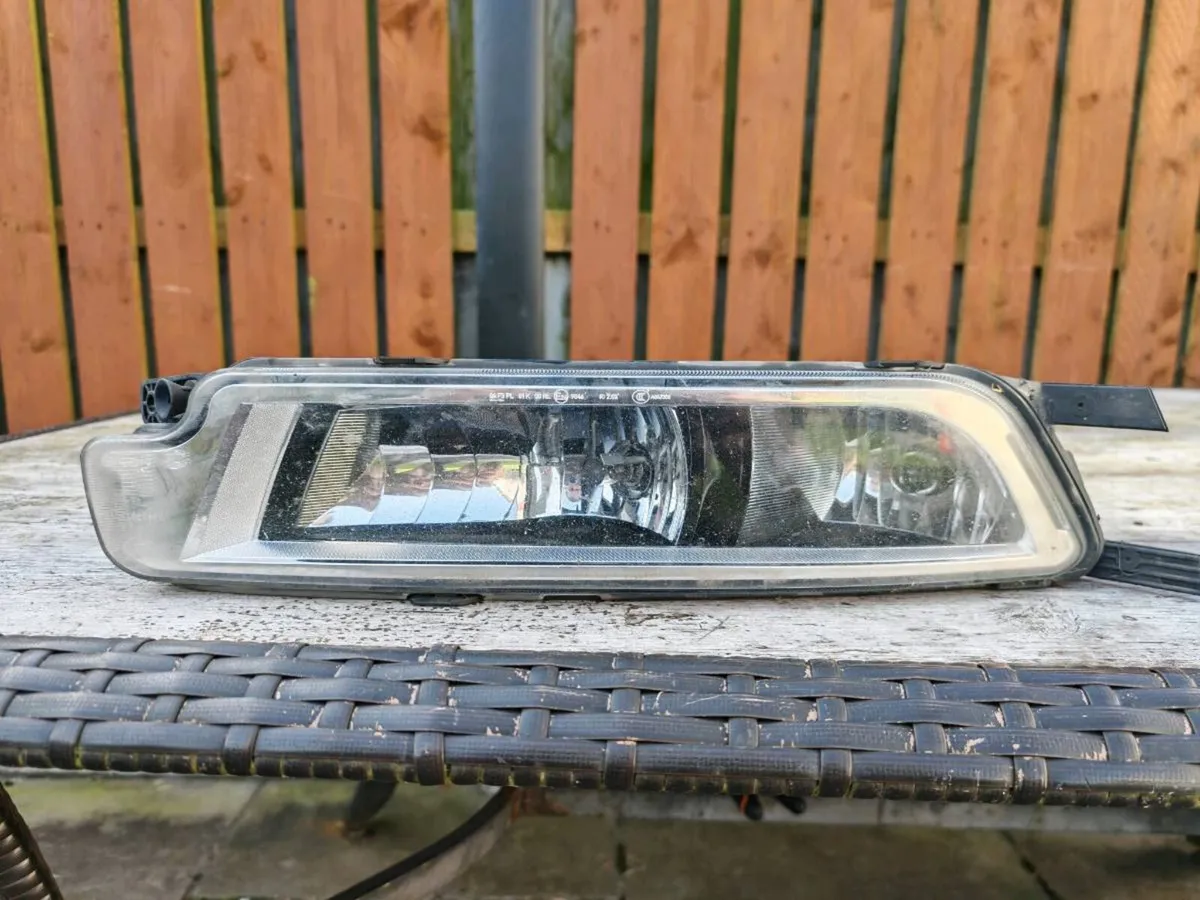 VW Passat B8 Right & Left Front Bumper Fog Lights - Image 2