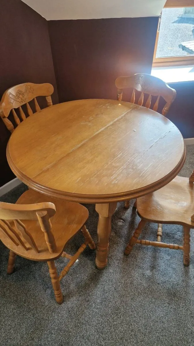 Table and 4 solid wood chairs - Image 2