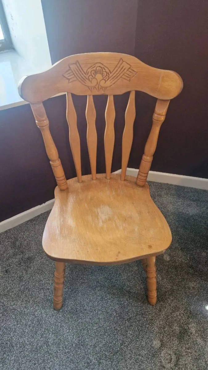 Table and 4 solid wood chairs - Image 4