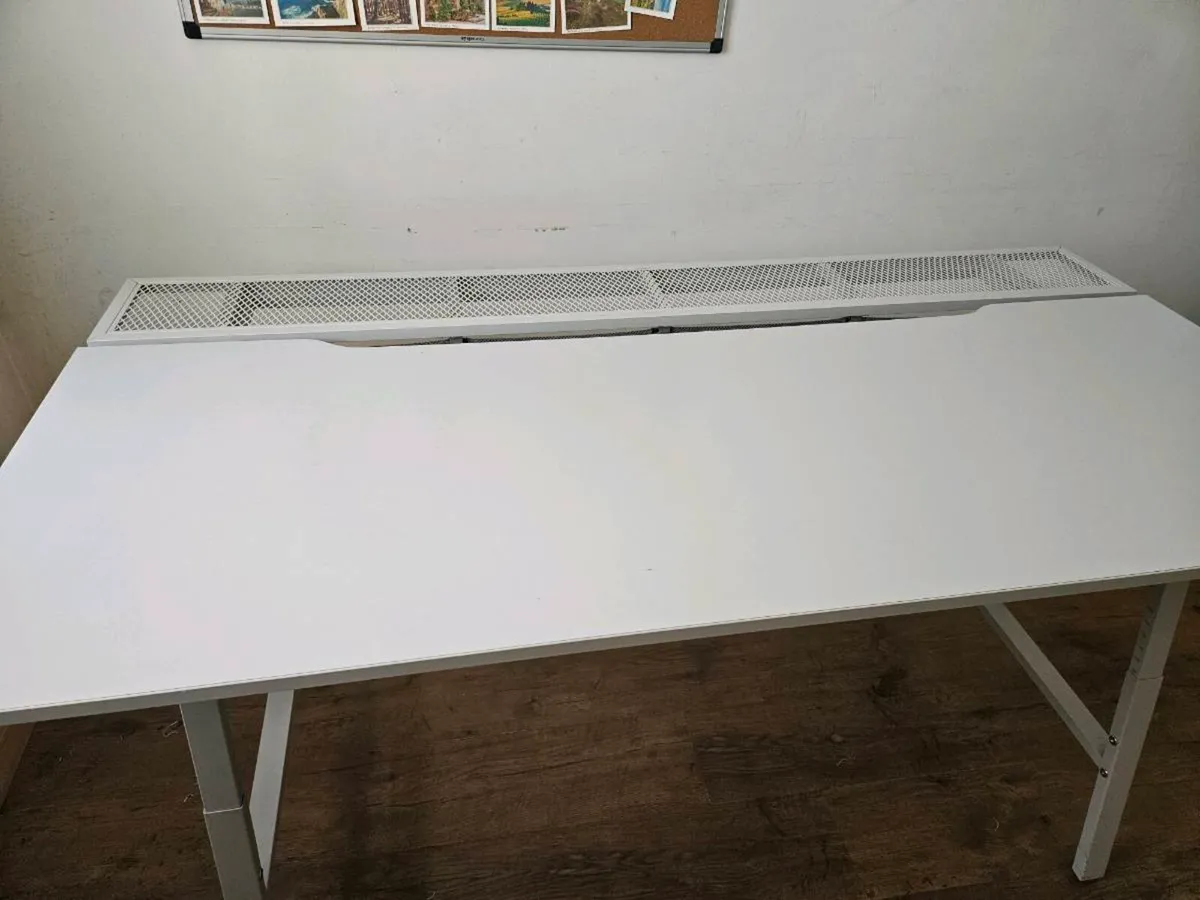 Gaming desk - Image 1