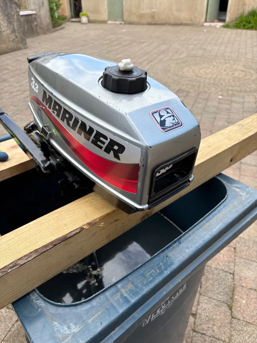 Outboard with dinghy - Image 3