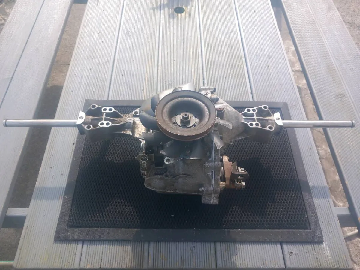 Castlegarden/Mountfield hydrostatic transmission - Image 1