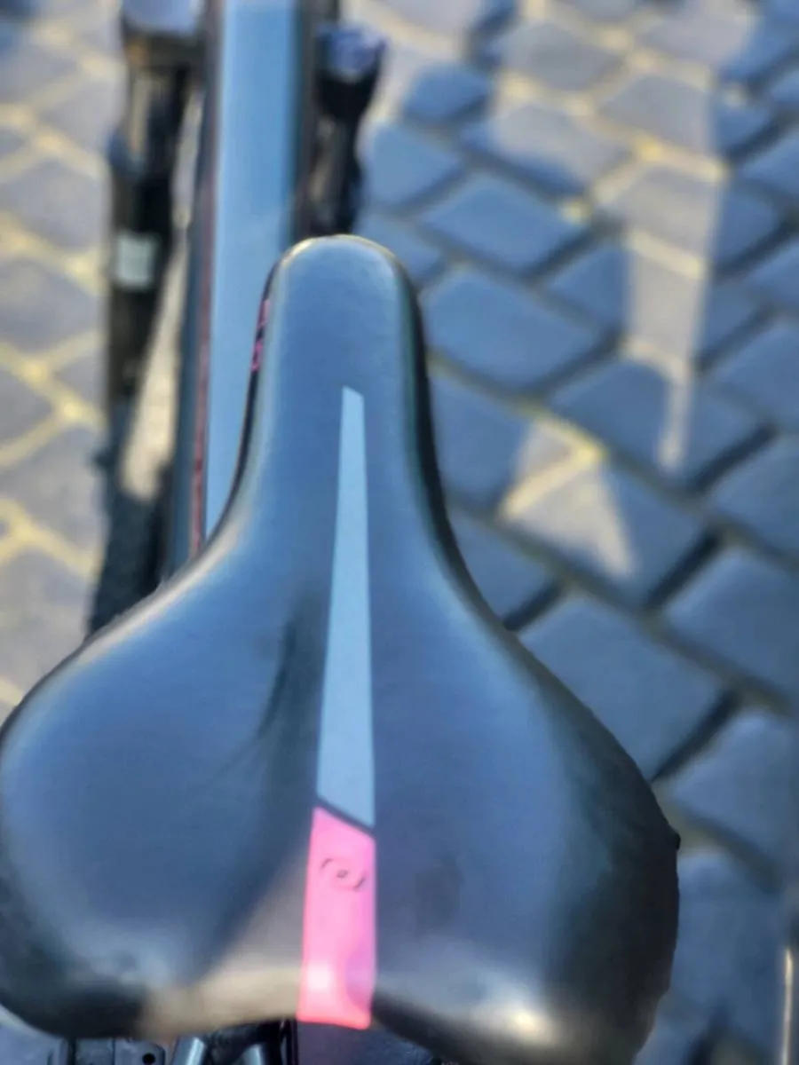 SCOTT CROSS HYBRID OIL BRAKES AND U LOCK..NO OFFER - Image 4