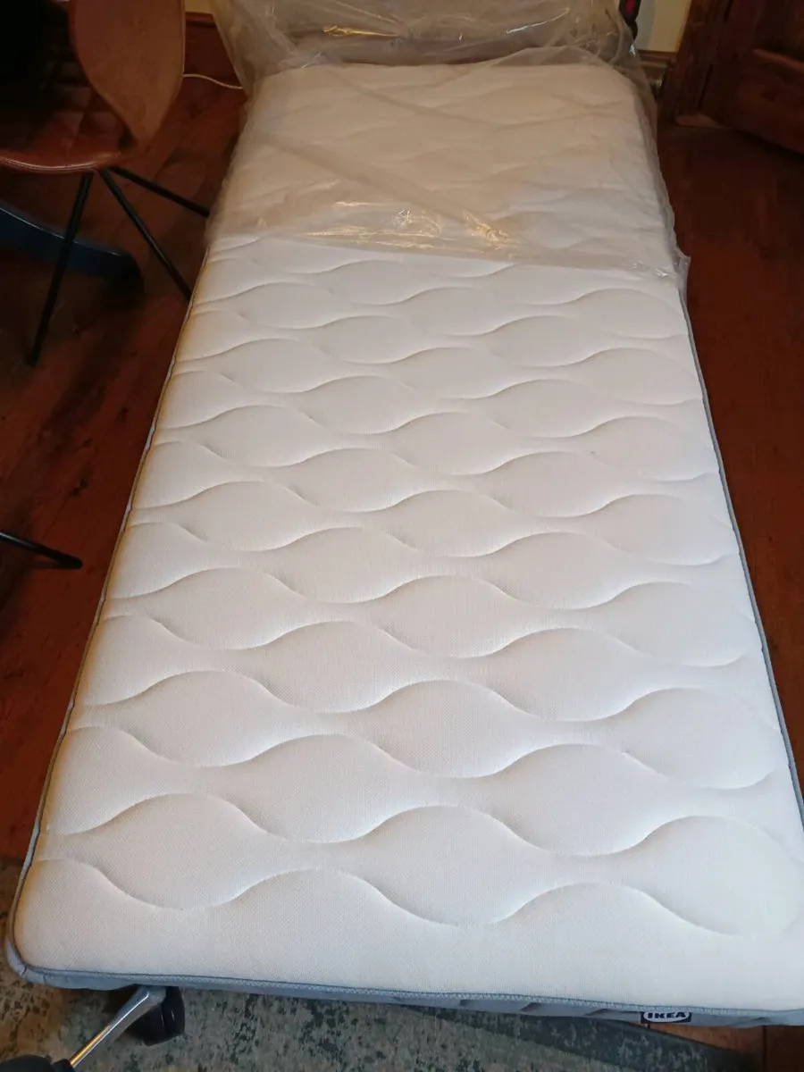Vagstranda single mattress like new - Image 1