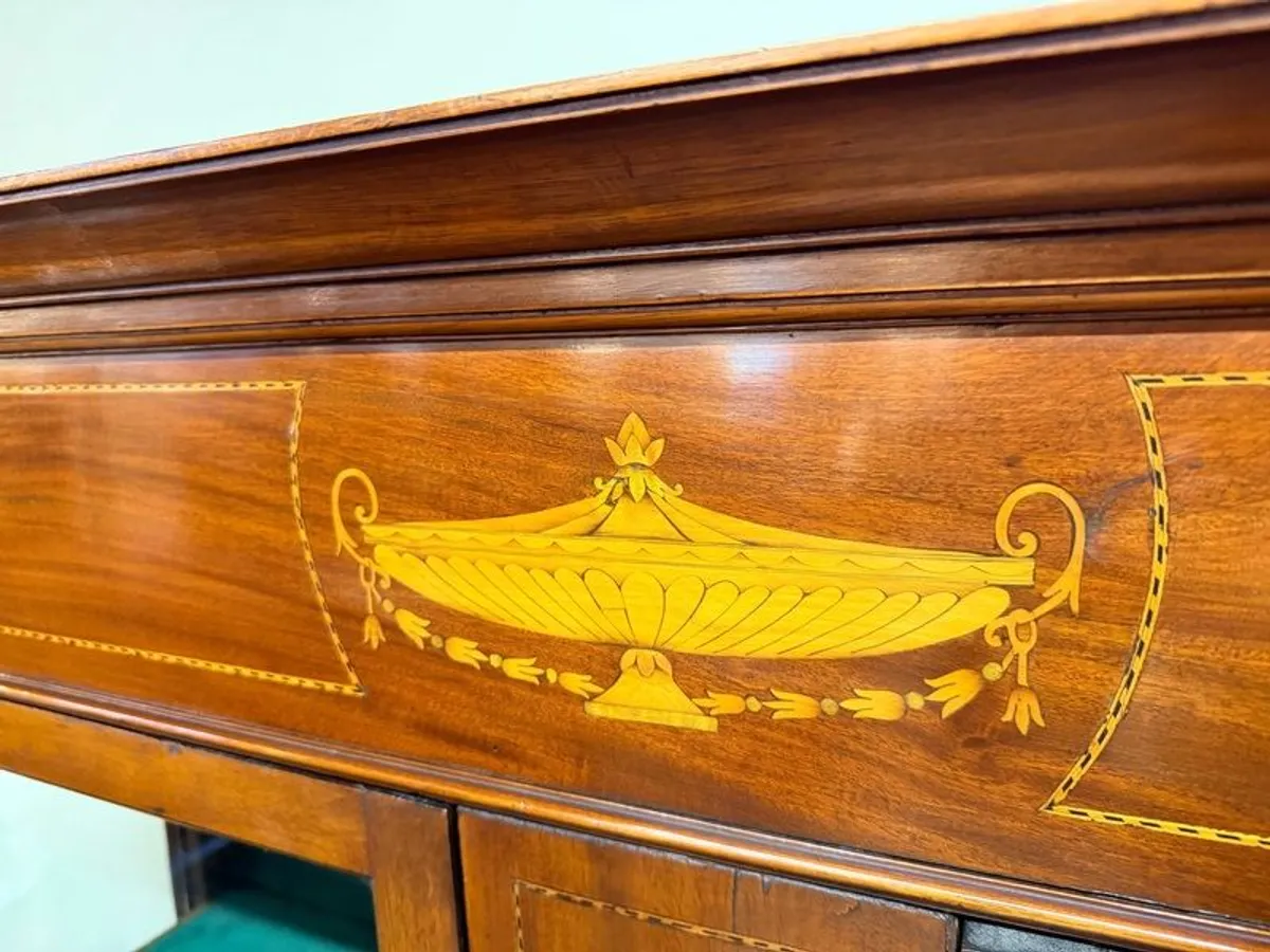 Elegant Sheraton Style 19th Century Display Cabinet - Image 2