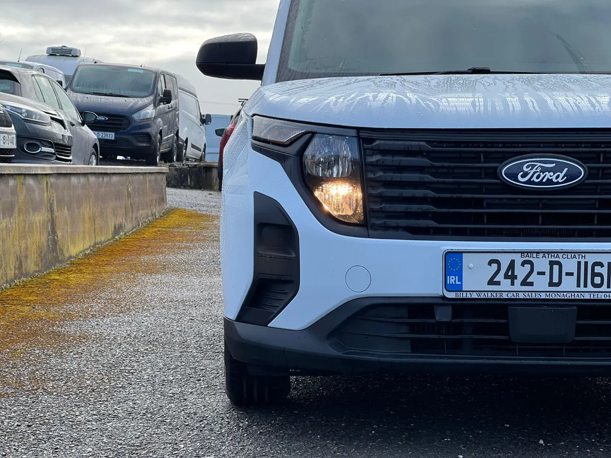 Ford Transit Courier 2024 - Image 4