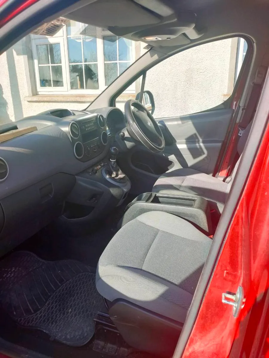 2010 Peugeot Van test till Feb 2027 - Image 4