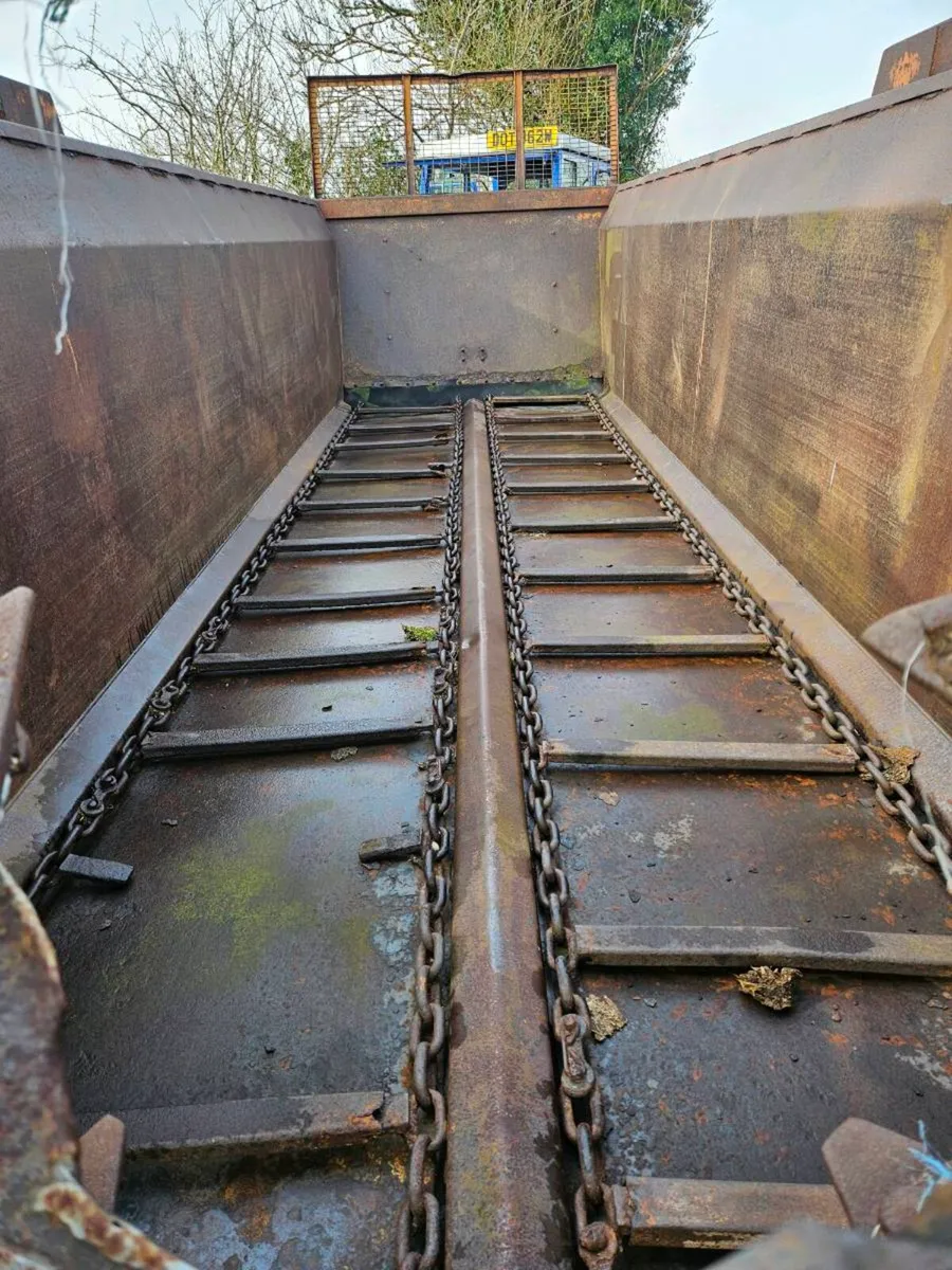 Rear discharge muck spreader - Image 3