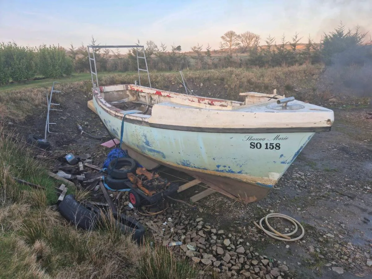 Versatility 25ft hull - Image 1