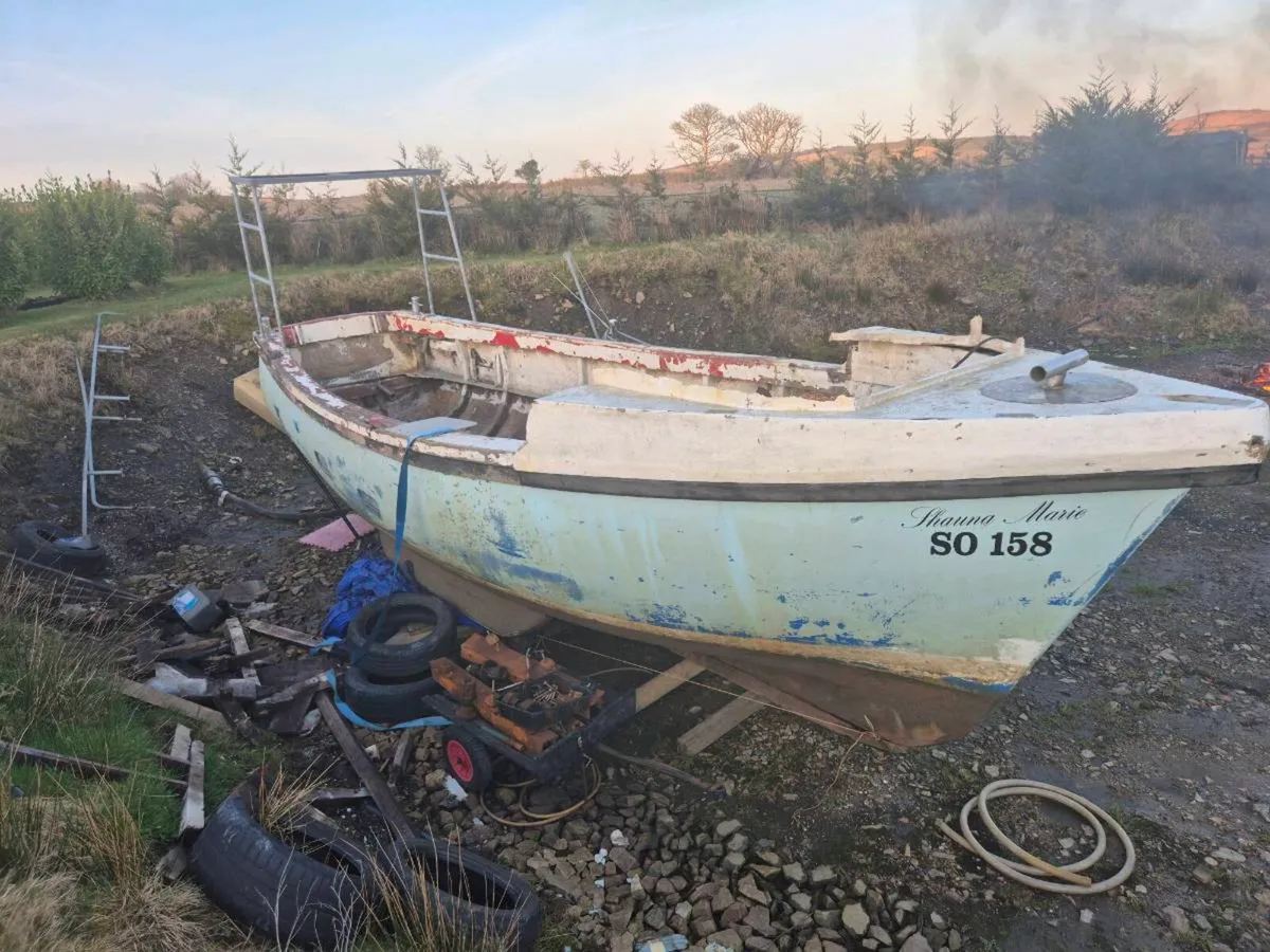 Versatility 25ft hull - Image 2