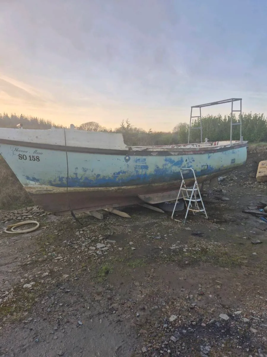 Versatility 25ft hull - Image 3