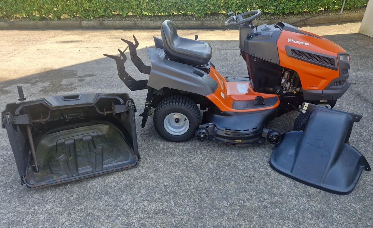 Husqvarna TC 142T Lawnmower - Image 1