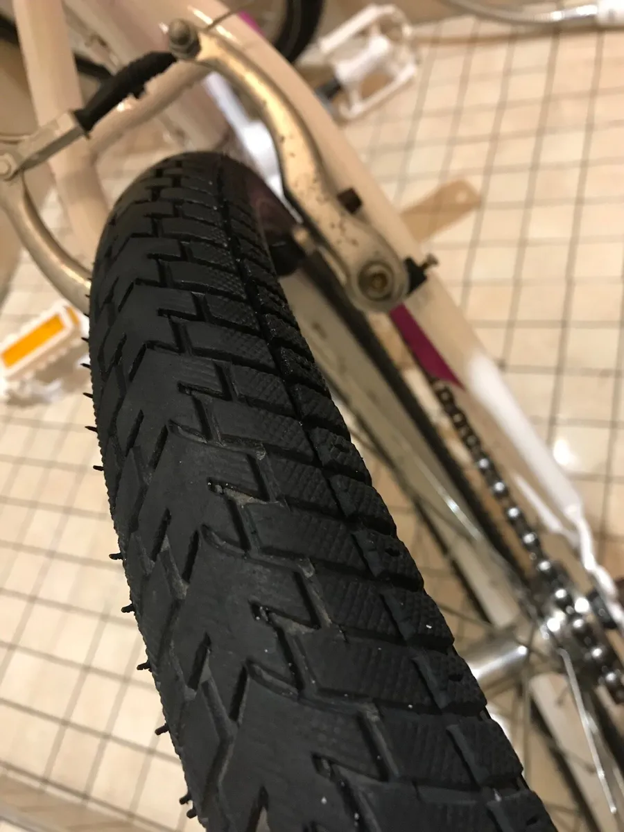 Girls bike - Image 4