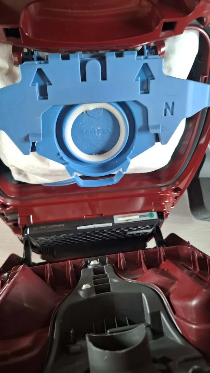 Miele c3  cat&dog vacuum cleaner - Image 2