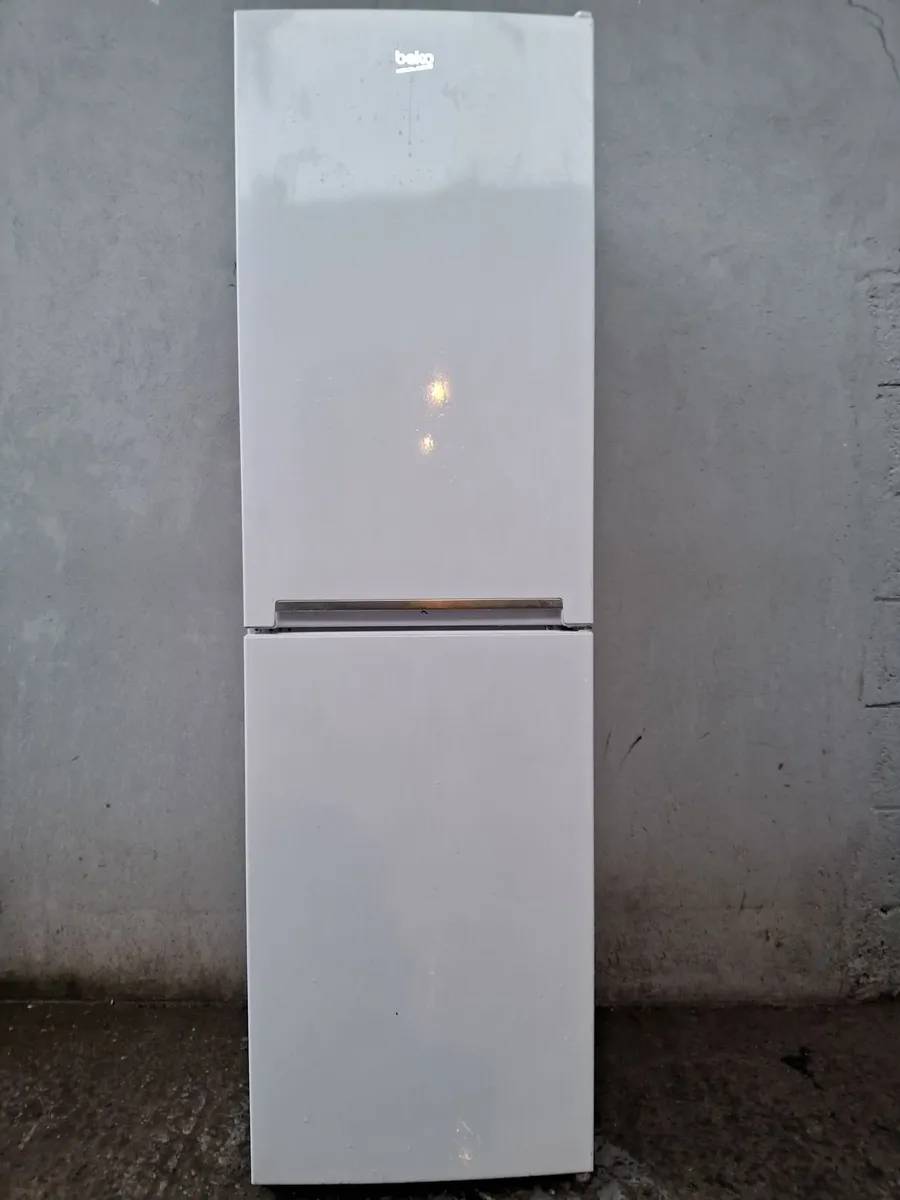 0874085106 FRIDGE AND FREEZER - Image 1