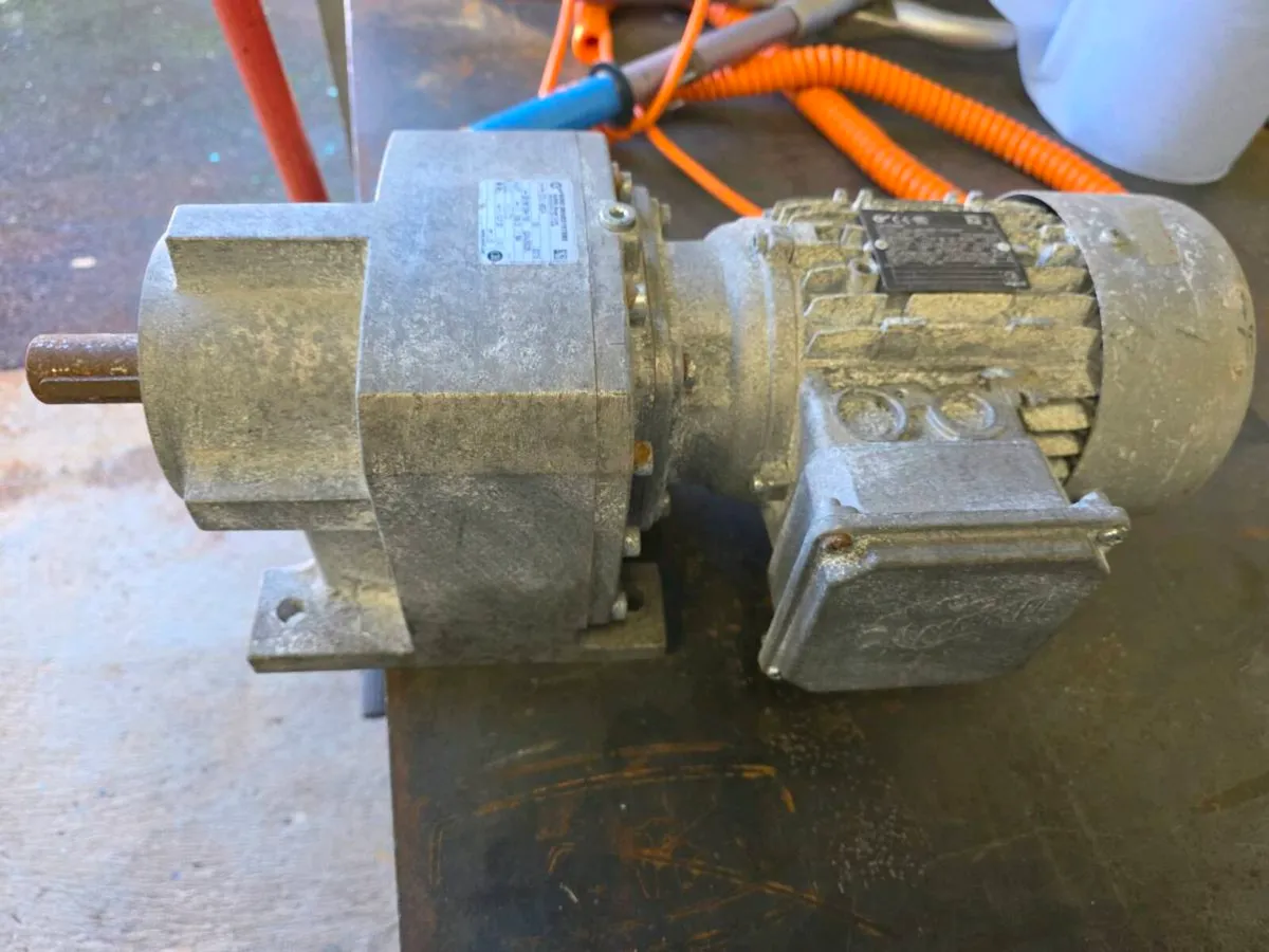 Electric Motor/Gearbox - Image 2