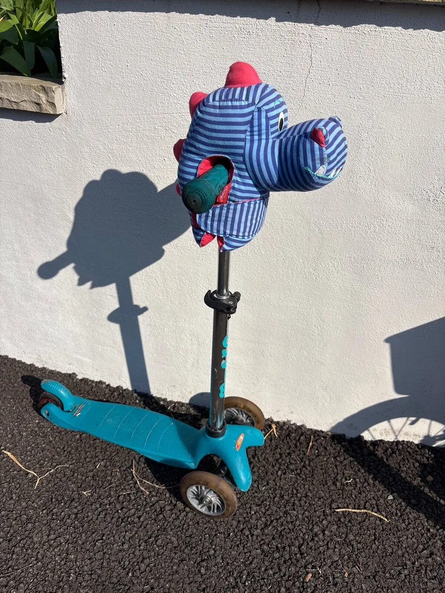 Boys scooter - Image 1