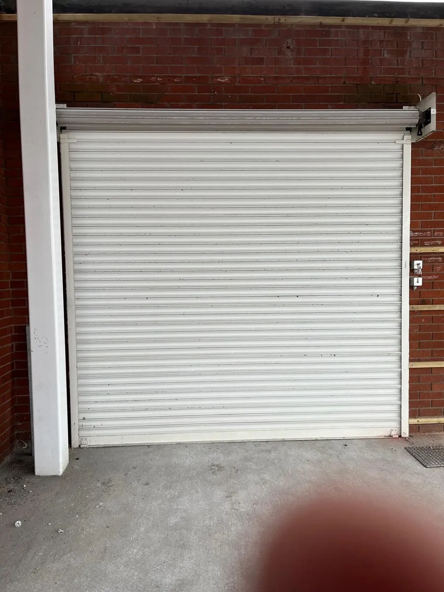 Security shutter - Image 1