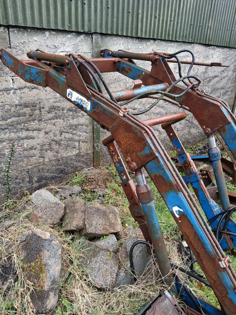 Tanco front loader - Image 1