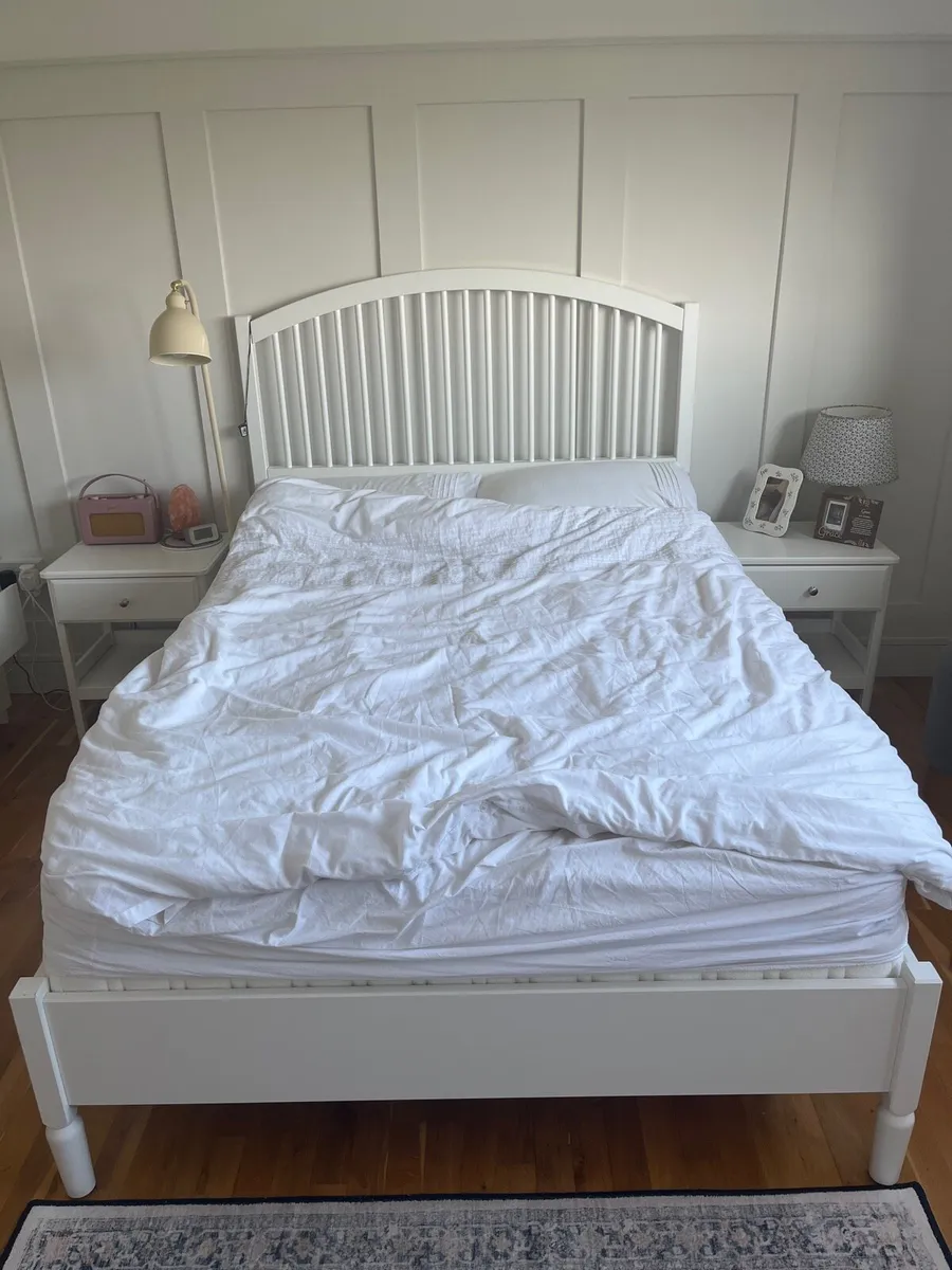 Bed - Image 1