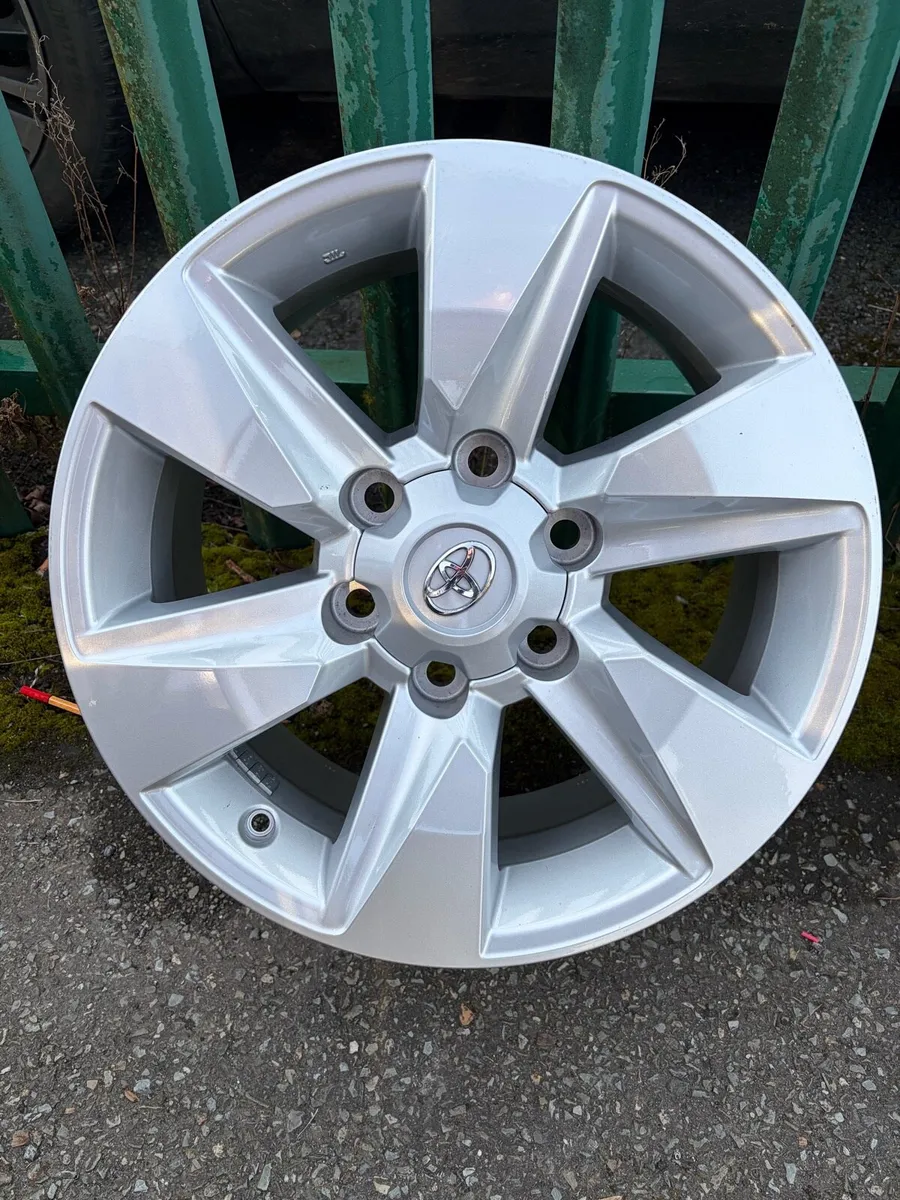 Toyota Land Cruiser Alloy Wheels - Image 3