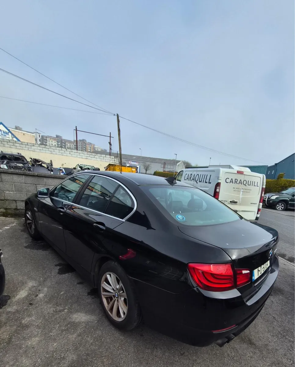BMW 5 - Image 1