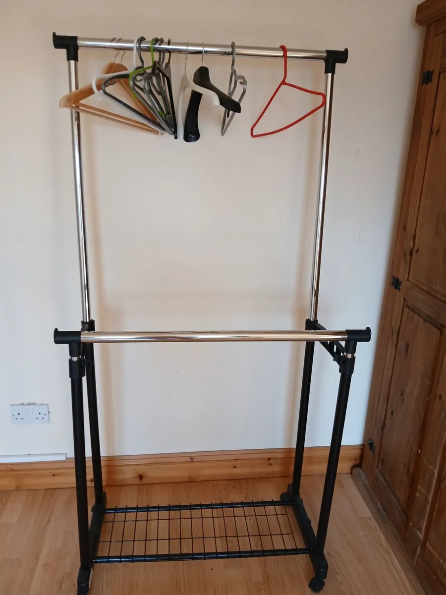 FREE Dog bed and Clothes rail - Image 3