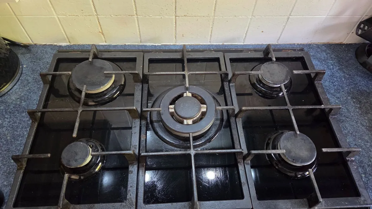 Whirlpool oven and Gas Hob - Image 3