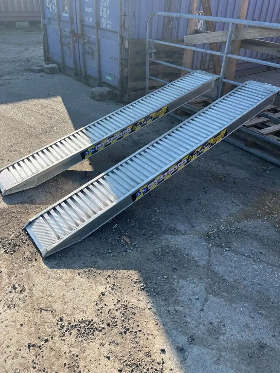 Loading ramps - Image 2