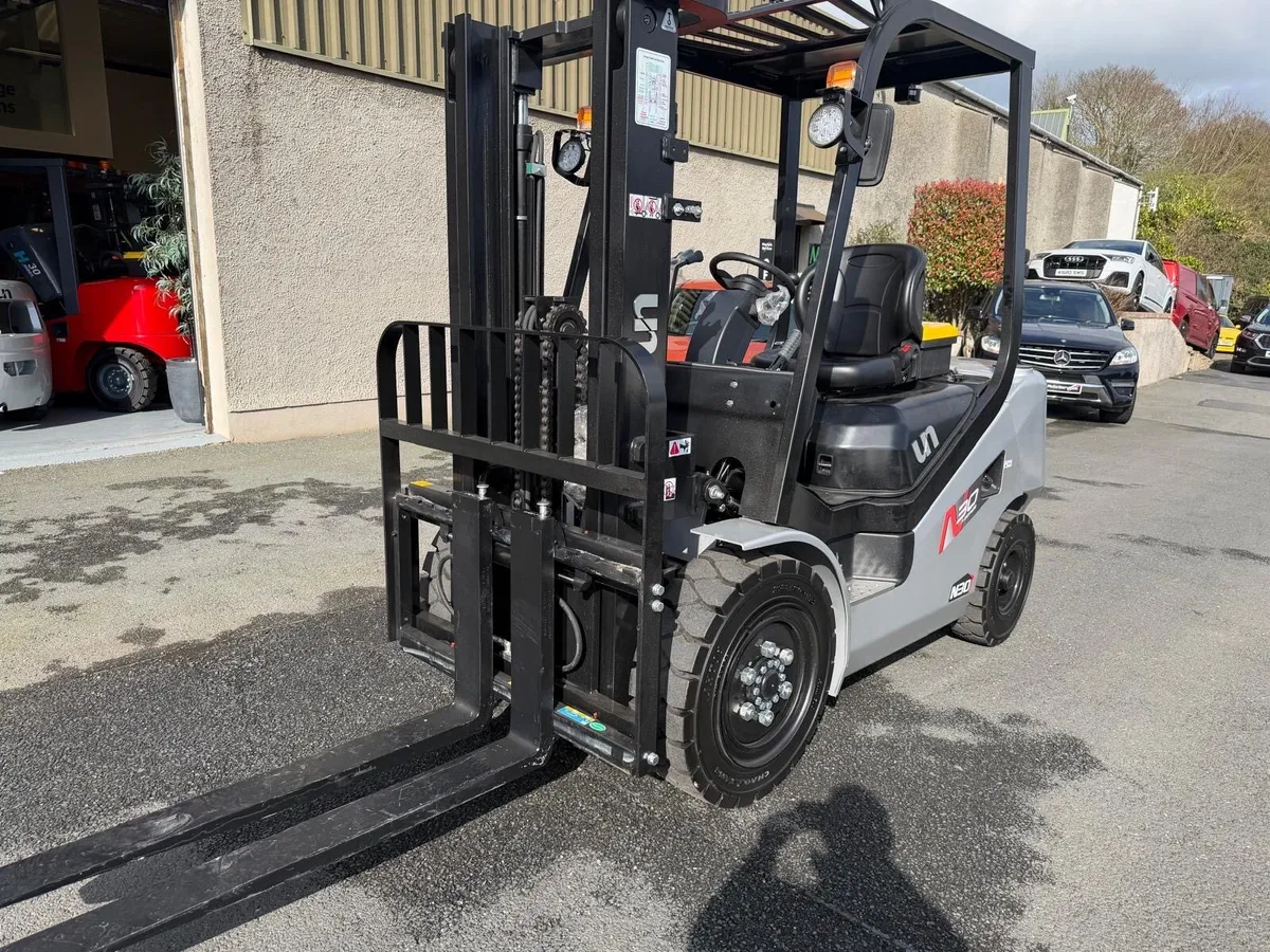Brand New 3 Tonne Diesel UN Forklift - Image 3