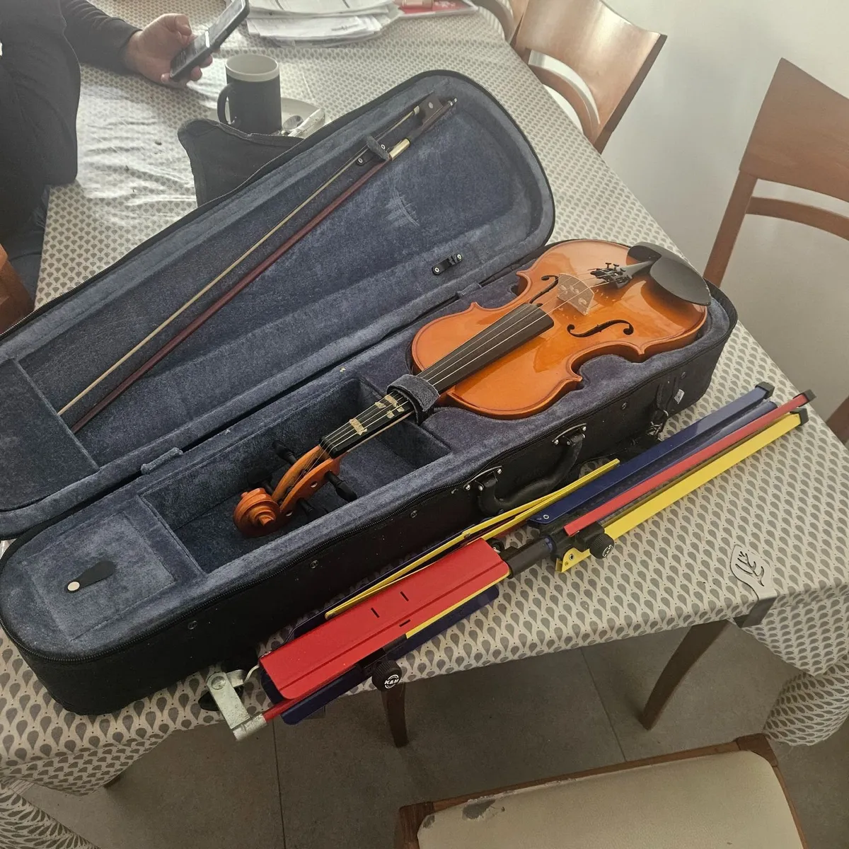 Beginners Violin and music stand