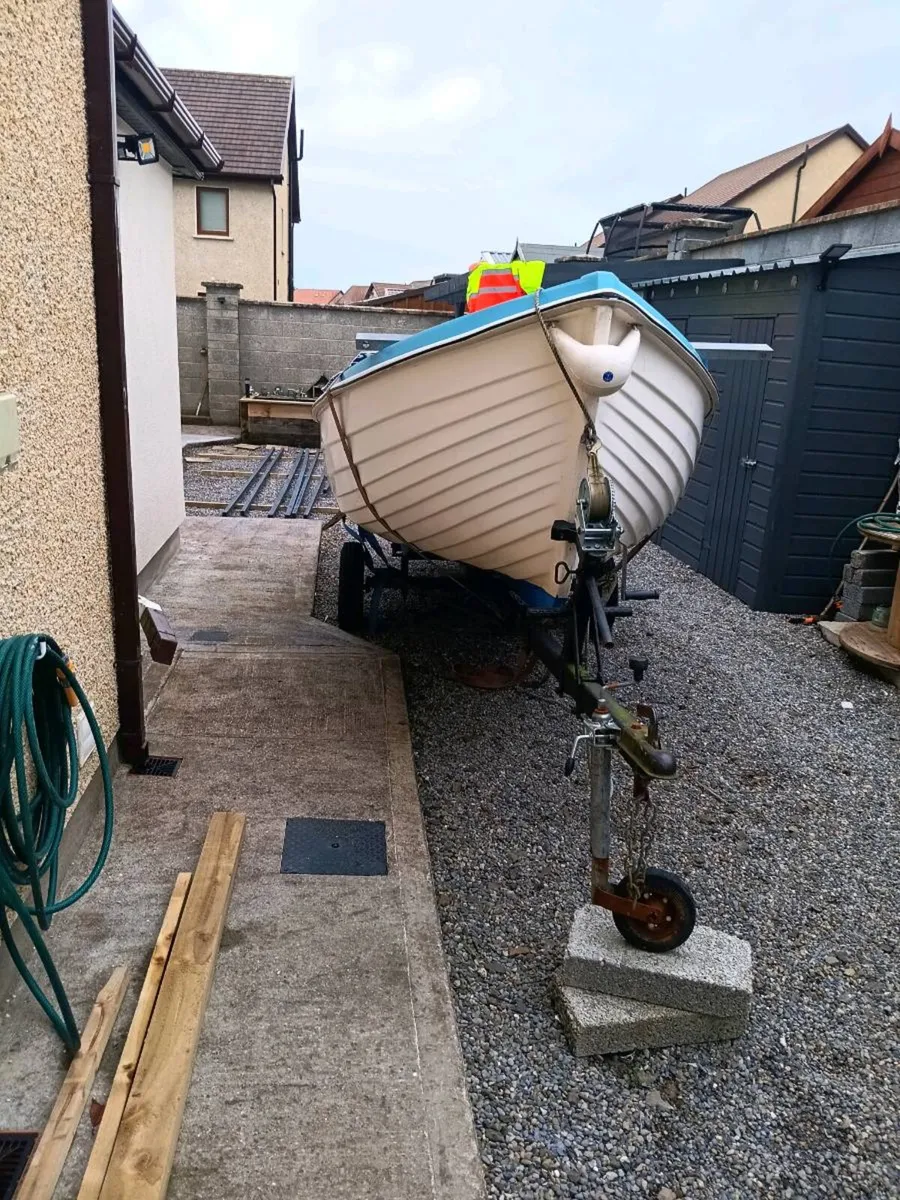 16 foot boat - Image 2