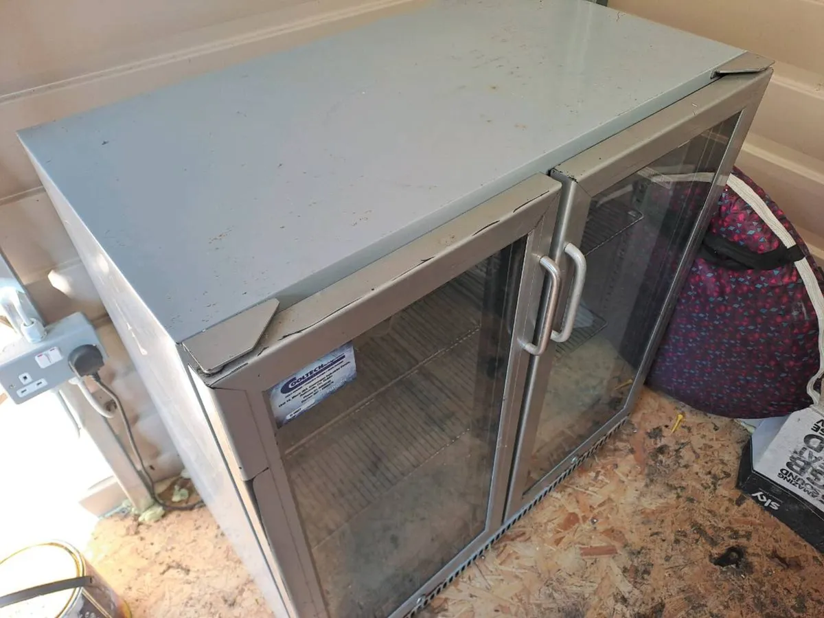 Under-counter bottle fridge home bar - Image 1