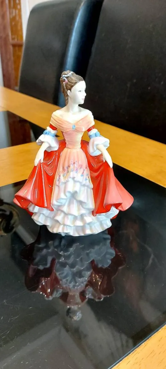 Royal Doulton Southern Belle HN 4997 - Image 2