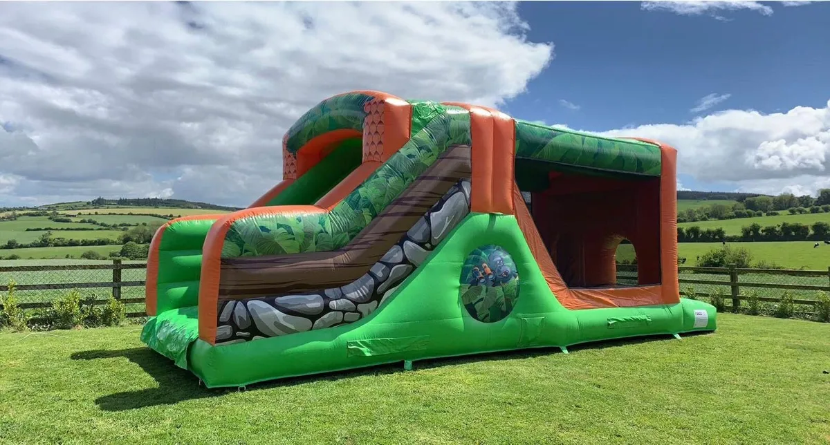 Bouncy castles - Image 2