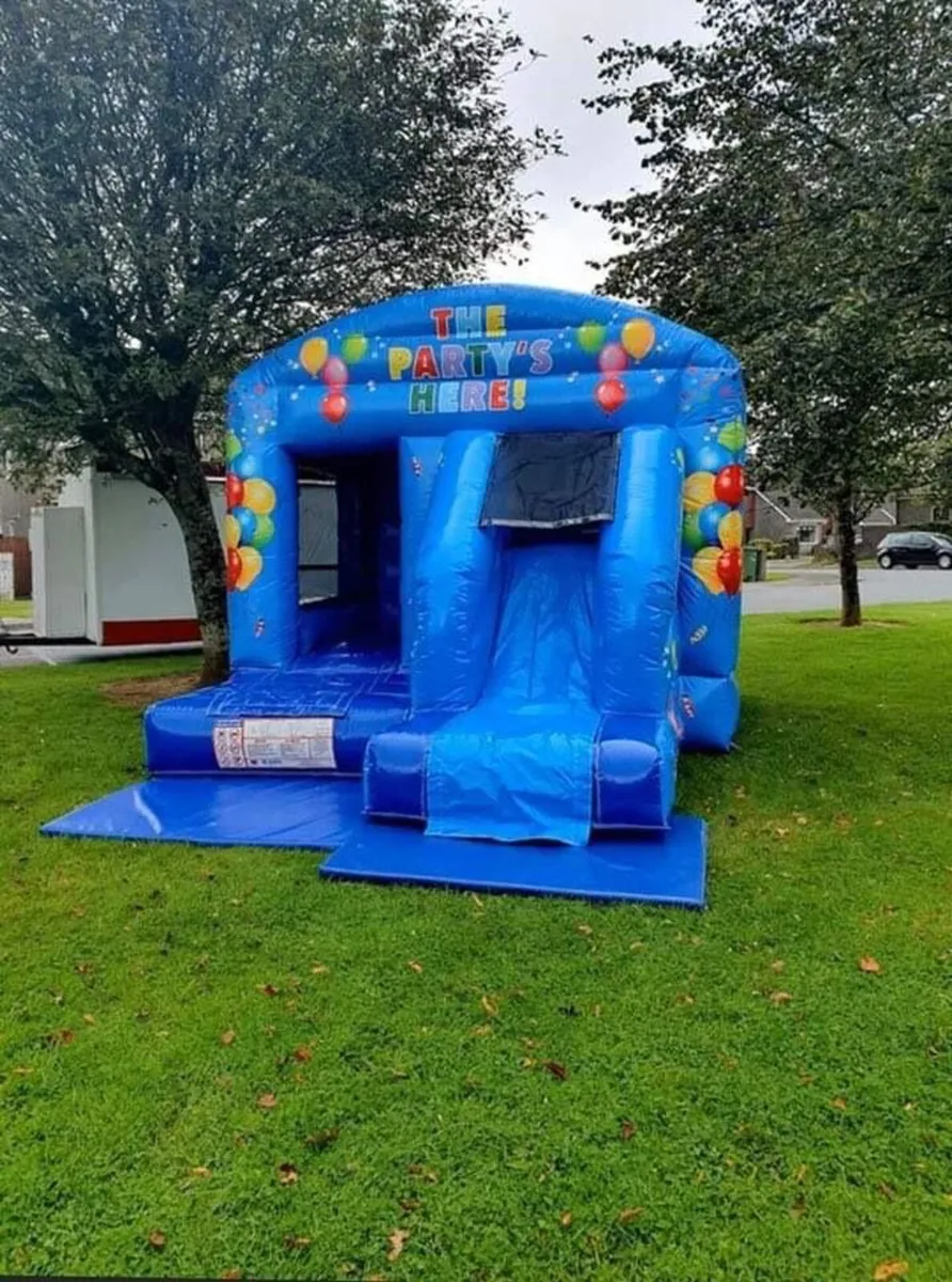 Bouncy castles - Image 3